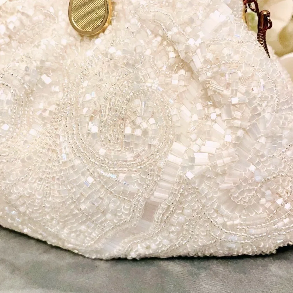 ♥️ 1950s vintage purse, heavily beaded white wedding clutch, play vid with sound